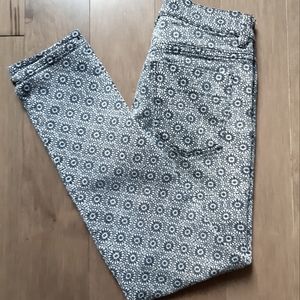 2/25$***French Connection Patterned Jeans